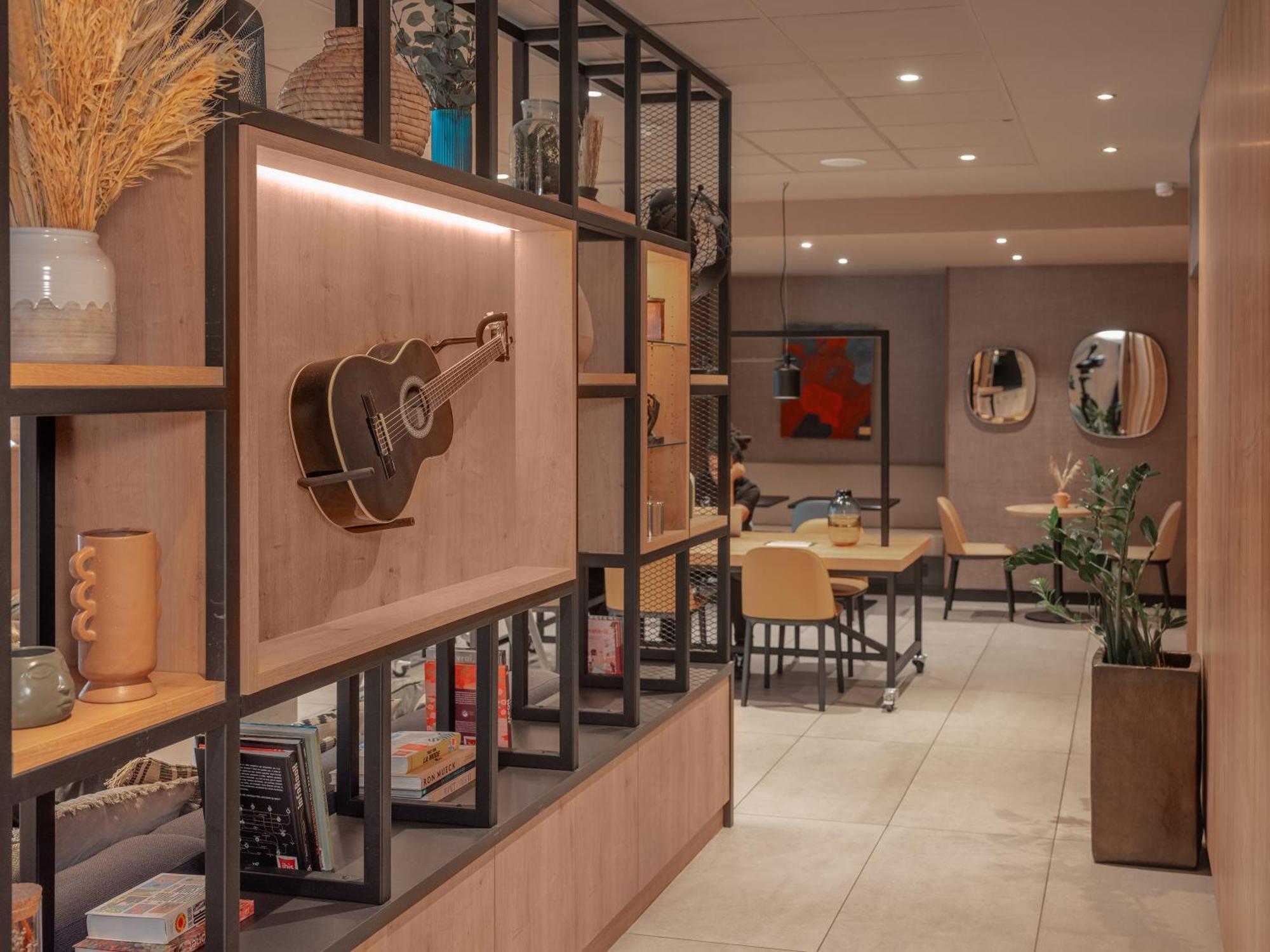 Ibis Paris Gare Montparnasse Catalogne Hotel Екстериор снимка