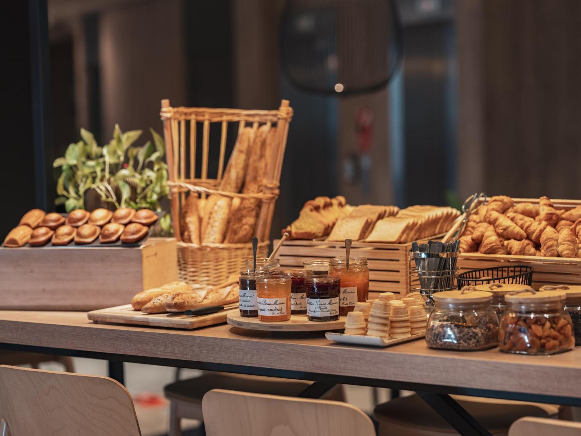 Ibis Paris Gare Montparnasse Catalogne Hotel Екстериор снимка